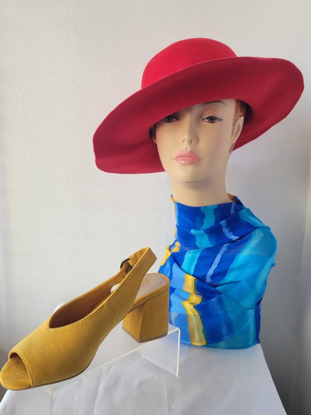 Seychelles Playwright II Mustard Yellow Slingback Heels Size 7.5 NIB